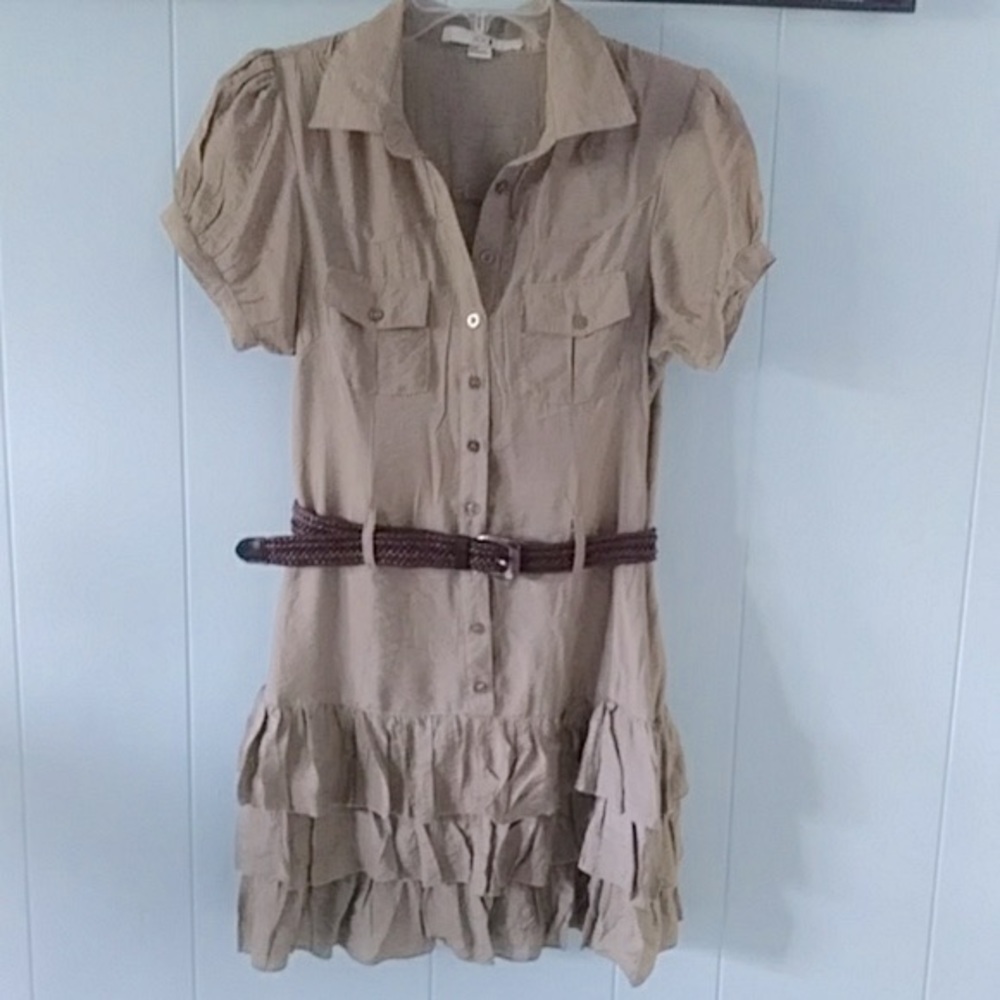 Forever 21 dress puffy slv ruffled belted